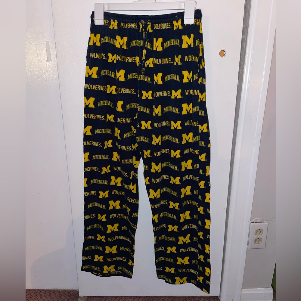 Michigan pajama pants, size medium